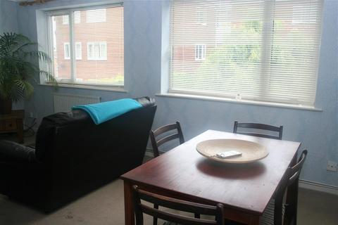 2 bedroom flat to rent, Upper Eastern Green Lane, Coventry