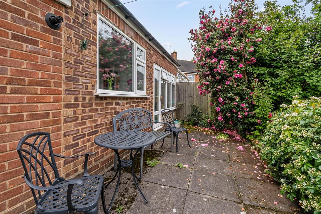 3 Redhouse Close 14.jpg