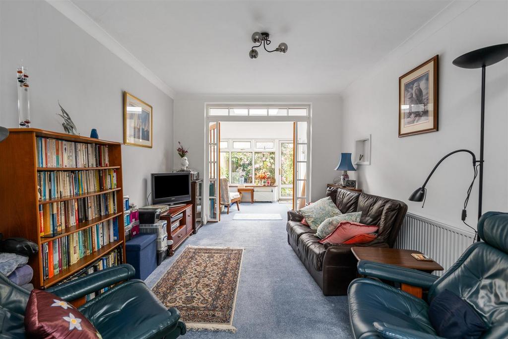 3 Redhouse Close 8.jpg