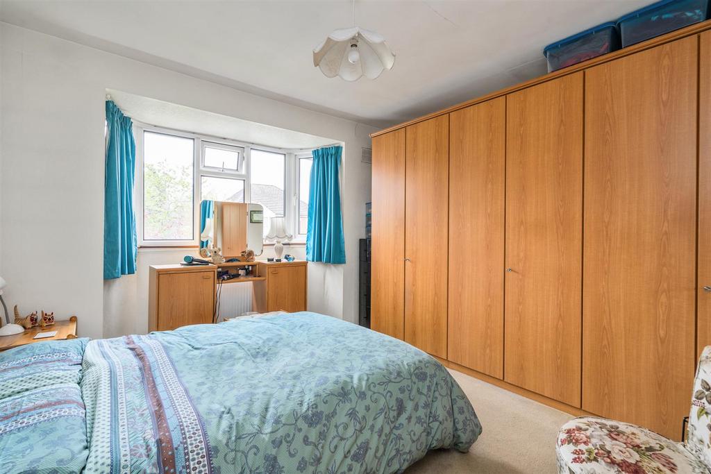 3 Redhouse Close 2.jpg