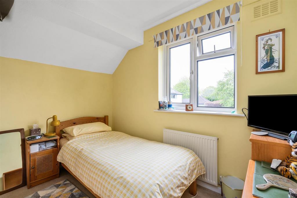 3 Redhouse Close 1.jpg