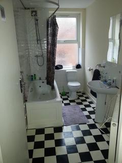 7 bedroom flat to rent, Davenport Avenue M20