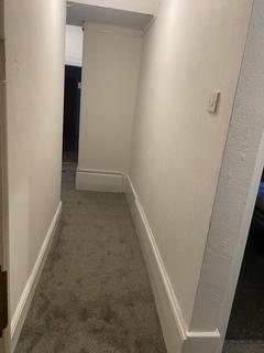 2 bedroom flat to rent, Central Road, Manchester M20