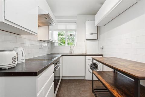 3 bedroom flat to rent, Thessaly Road, London SW8