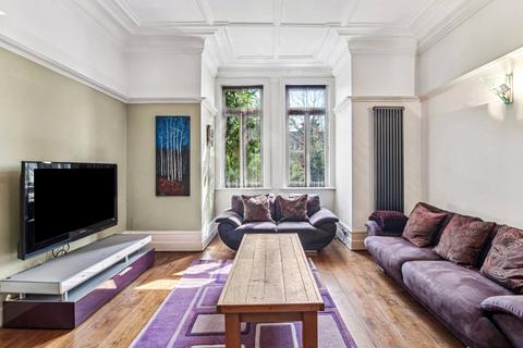 2 bedroom apartment for sale, Hollycroft Avenue, London
