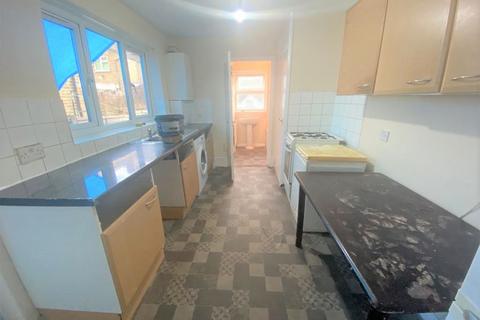 1 bedroom flat to rent, Braemar Road, London