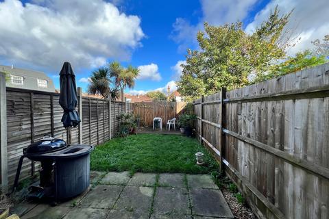 4 bedroom townhouse to rent, Acacia Road, London
