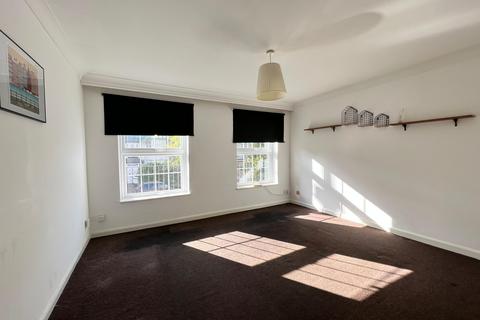 4 bedroom townhouse to rent, Acacia Road, London