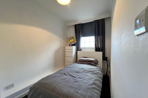 4 bedroom townhouse to rent, Acacia Road, London