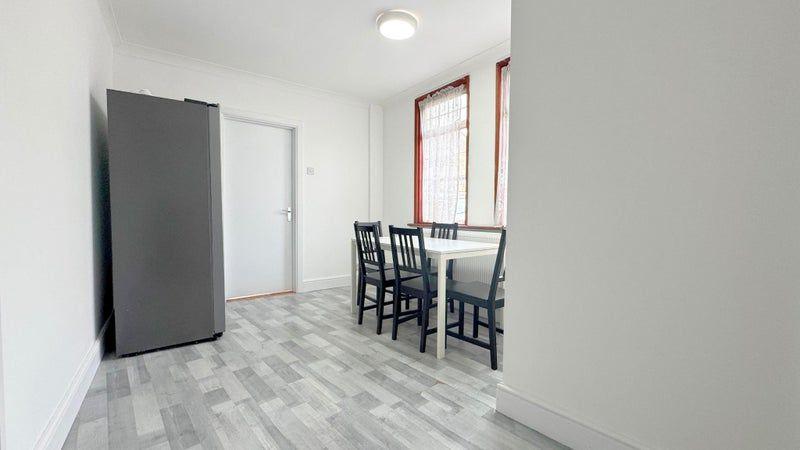 House in London - View 4