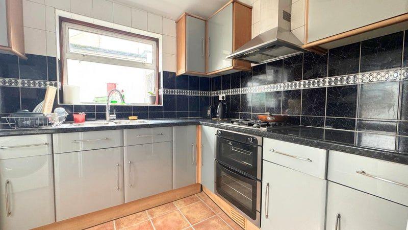 House in London - View 5