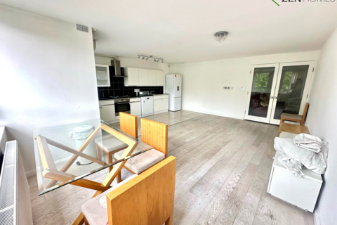 2 bedroom flat to rent, Mead Place, London E9