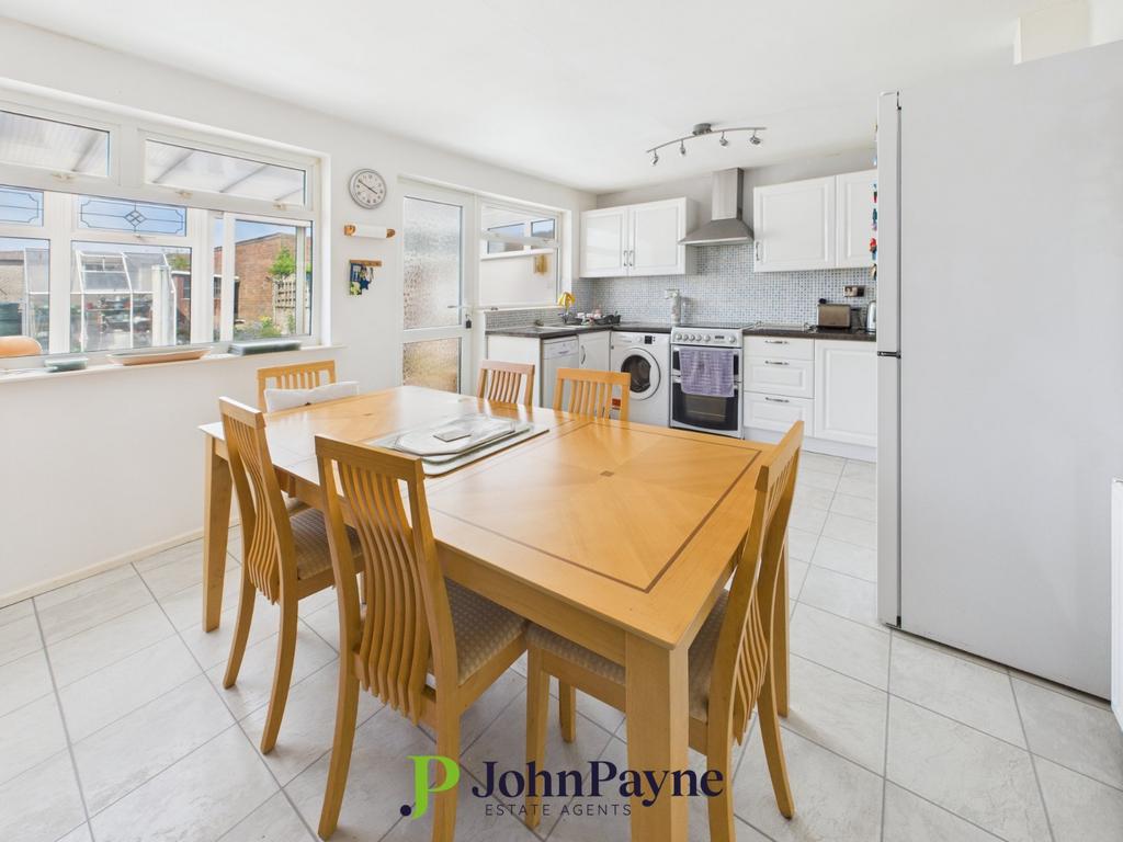 Dining/Kitchen