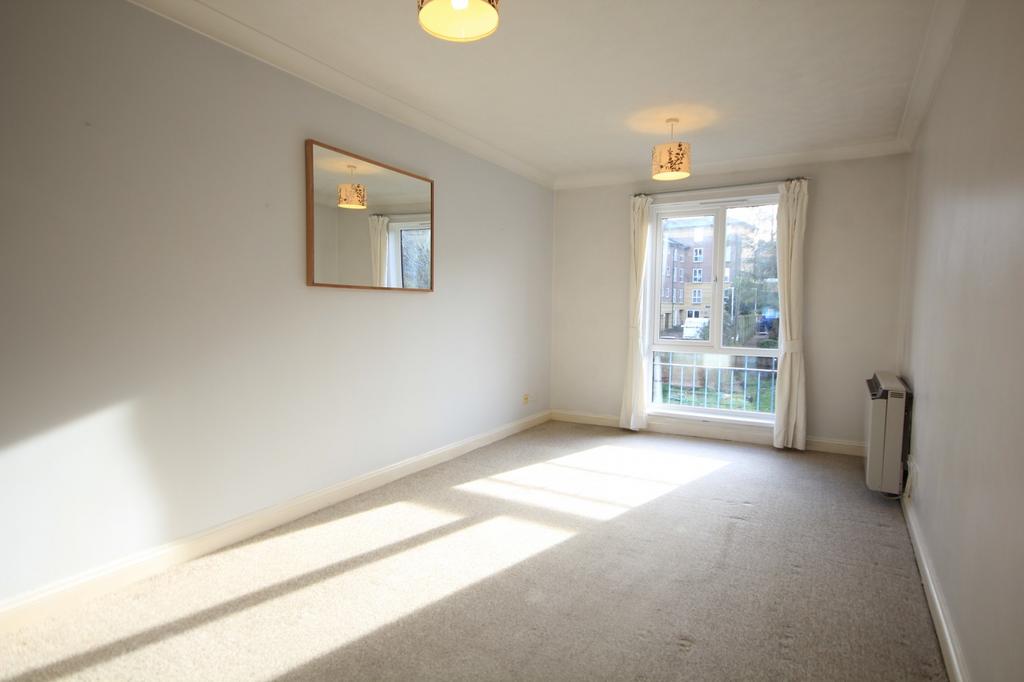 Apartment in Reading - View 3