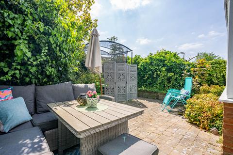 3 bedroom terraced house for sale, Clarence Road, Hertfordshire AL5