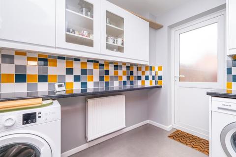 108 Cotswold Way, Worcester Park, KT4 8LN