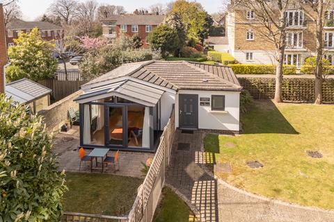 1 bedroom bungalow for sale, The Downs, Wimbledon SW20