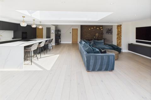 5 bedroom semi-detached house for sale, York Avenue, Tyne and Wear NE32
