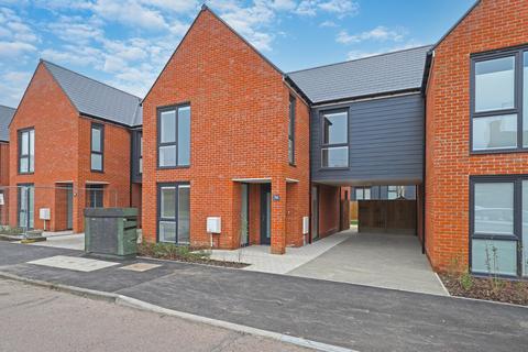4 bedroom link detached house to rent, Essex IG10