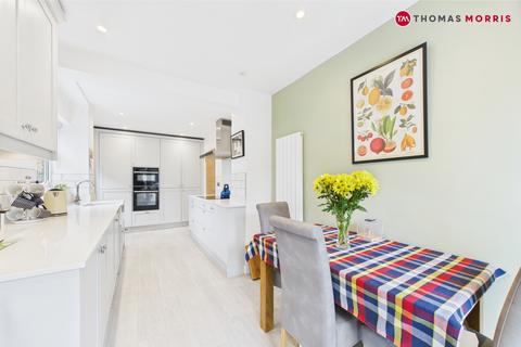 9 Cherry Drive, Royston, SG8 7DL