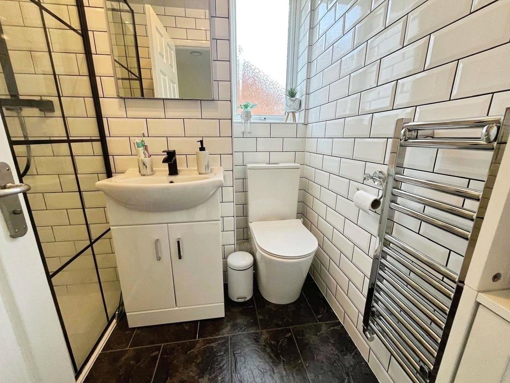Shower Room No. 08