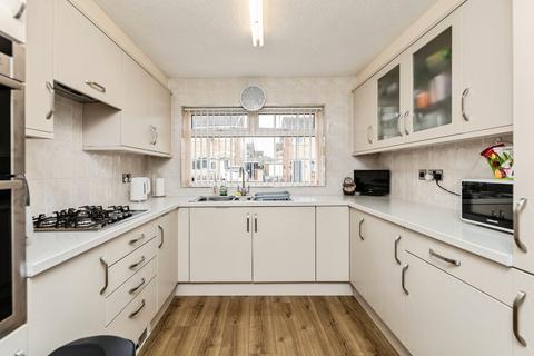 28 Downland Crescent, Knottingley, WF11 0EH