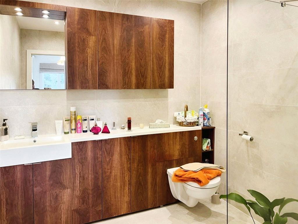 En suite Shower Room
