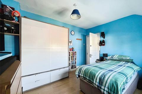595 Westhorne Avenue, London, SE9 6JX
