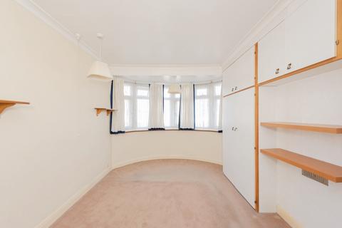 15 Elmer Gardens, Isleworth, TW7 6EY