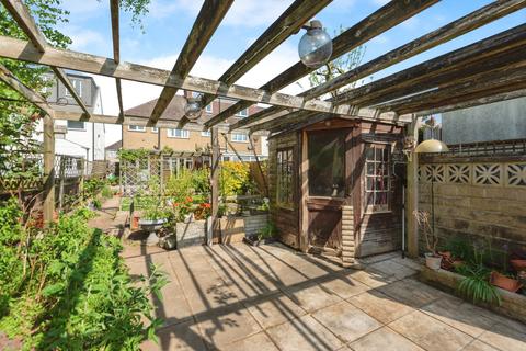 15 Elmer Gardens, Isleworth, TW7 6EY