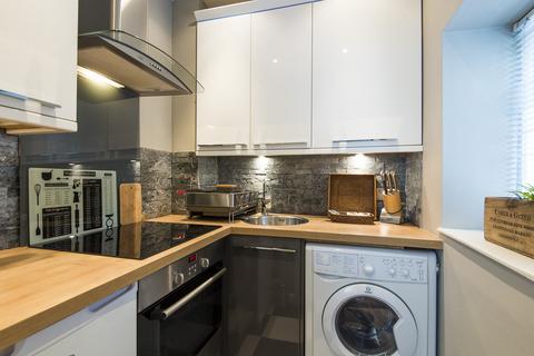 Studio to rent, Edge Hill, Wimbledon, SW19