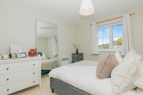 2 bedroom flat for sale, Pavilion Gardens, Farsley, Pudsey