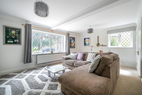 undefined, Vigo Lane, Hampshire GU46