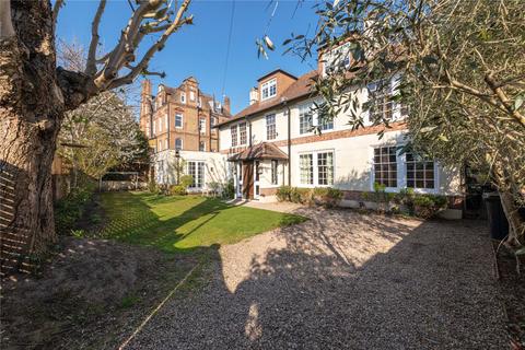 Blenkarne Road, London, SW11