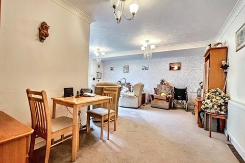 2 bedroom flat for sale, Fordingbridge