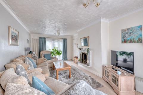 6 Ambleside Drive, Worcester, WR4 9DH