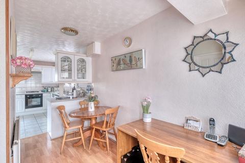 6 Ambleside Drive, Worcester, WR4 9DH