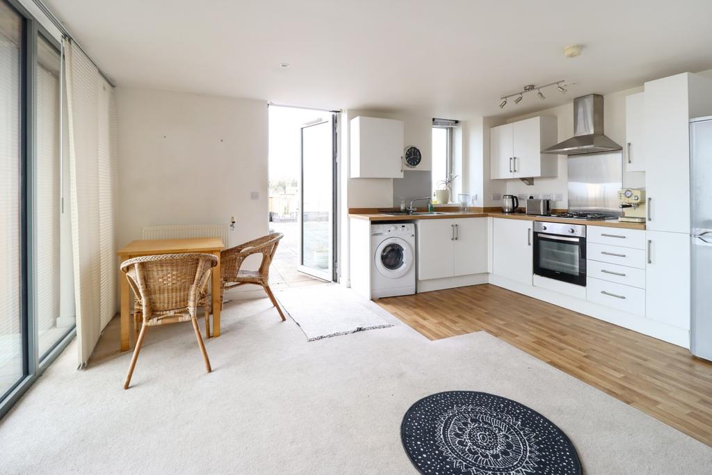 KITCHEN LOUNGE Thomas Biddle Ewemove Sidcup