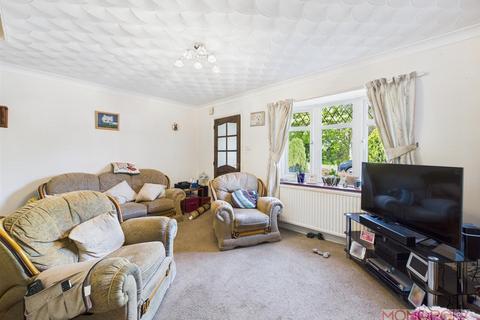 4 Foxwood Drive, Wrexham, LL14 4JA