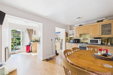 4 Foxwood Drive, Wrexham, LL14 4JA