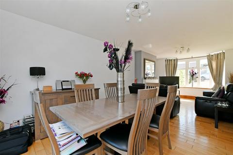 584 Stannington Road, Stannington, Sheffield, S6 6AD