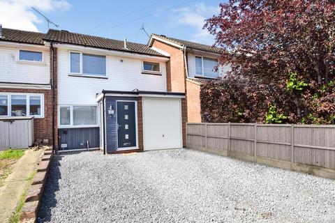 3 bedroom terraced house for sale, Cullen Close, Yateley GU46