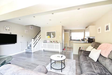 3 bedroom terraced house for sale, Cullen Close, Yateley GU46