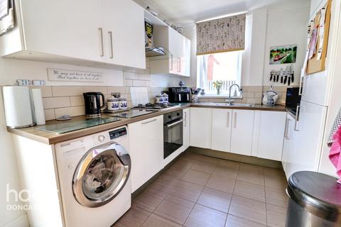 9 Oldfield Lane, Stainforth, Doncaster, DN7 5NF
