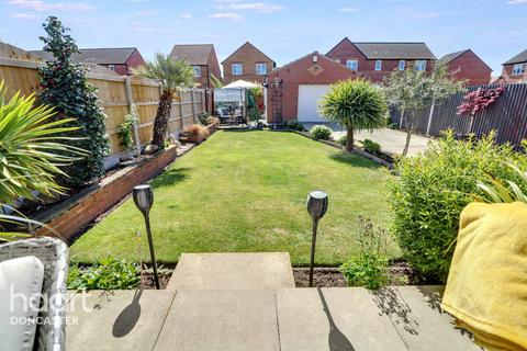 9 Oldfield Lane, Stainforth, Doncaster, DN7 5NF