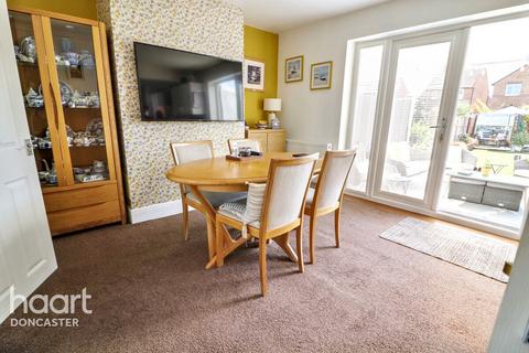 9 Oldfield Lane, Stainforth, Doncaster, DN7 5NF