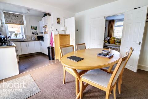 9 Oldfield Lane, Stainforth, Doncaster, DN7 5NF