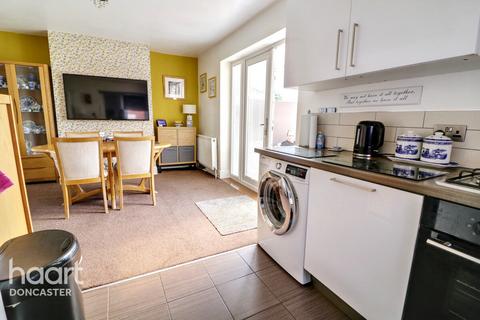 9 Oldfield Lane, Stainforth, Doncaster, DN7 5NF