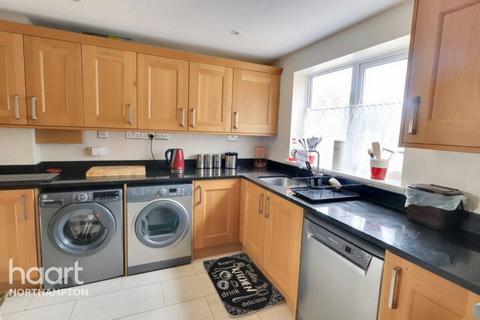 5 bedroom detached house for sale, Ixworth Close, Northampton