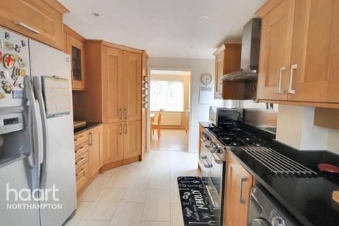5 bedroom detached house for sale, Ixworth Close, Northampton